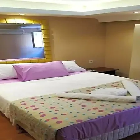 Hotel Gvar Old Town 3*