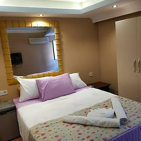 Gvar Old Town Hotel 3*